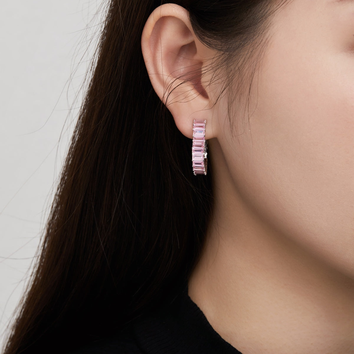 [Windsor Jewelry]Radiant Heart Cutout Earrings