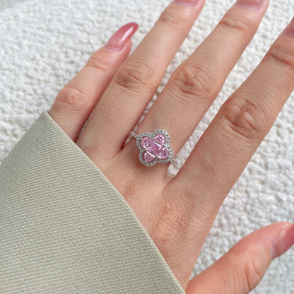 [Windsor Jewelry]Luxurious Eternity Flower Shape Banquet Ring