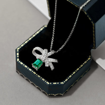 [Windsor Jewelry]Luxurious Flower Shape Emerald Cut Necklace