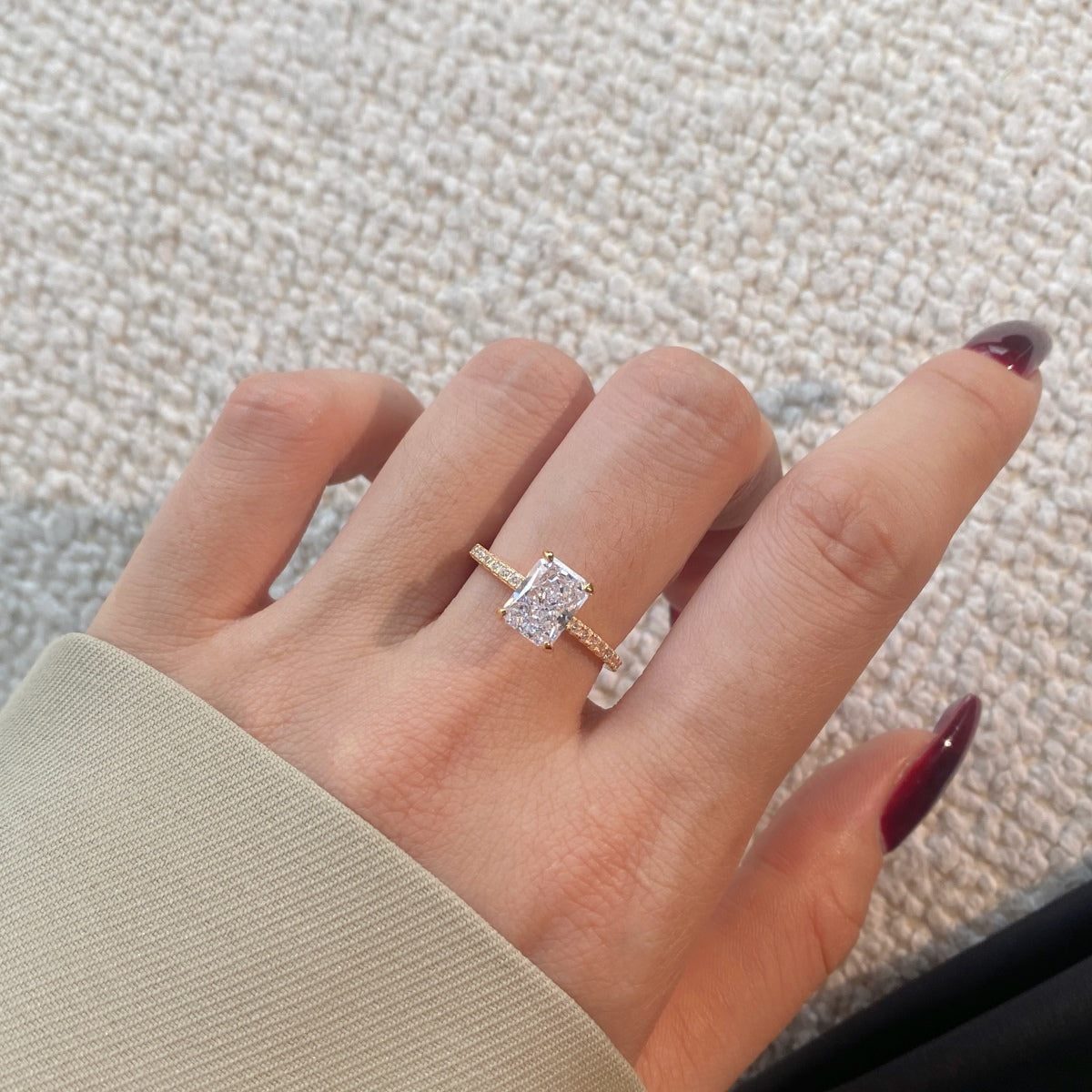 [Windsor Jewelry]2.0 Carat Dazzling Sparkling Radiant Cut Party Ring