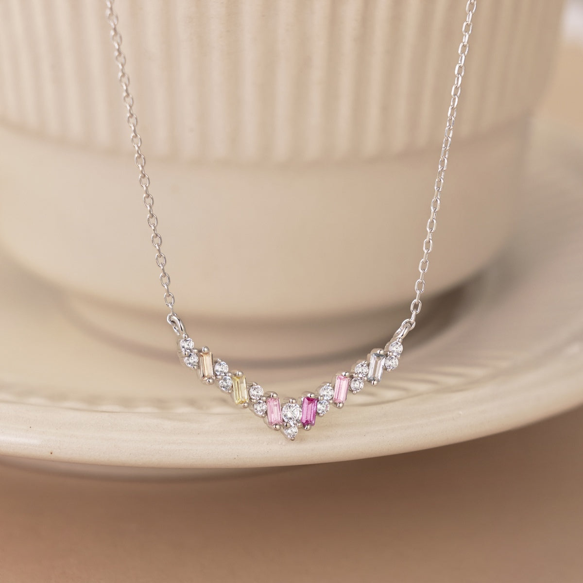 [Windsor Jewelry]Dazzling Rainbow Necklace