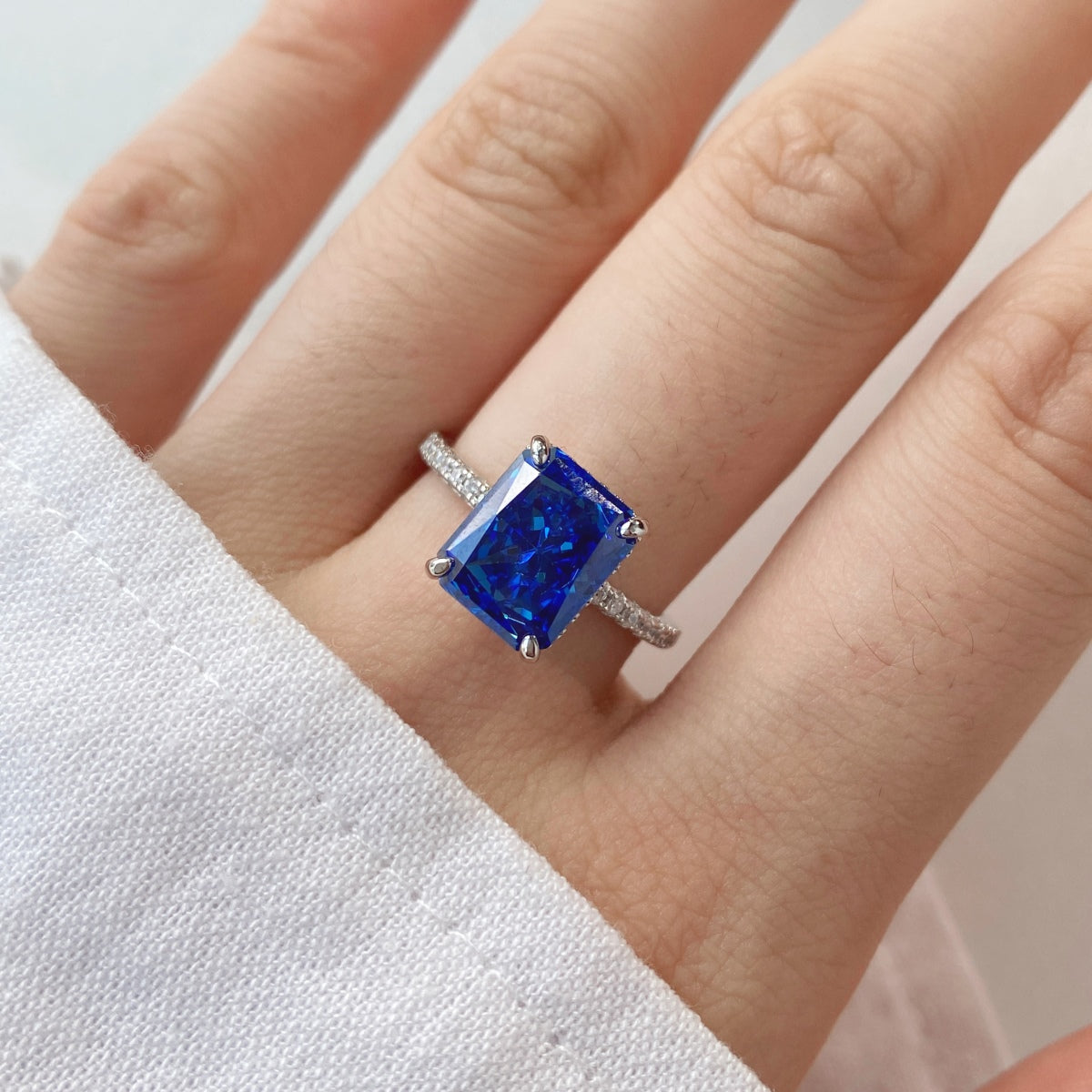 [Windsor Jewelry]4.0 Carat Luxurious Engagement Ring
