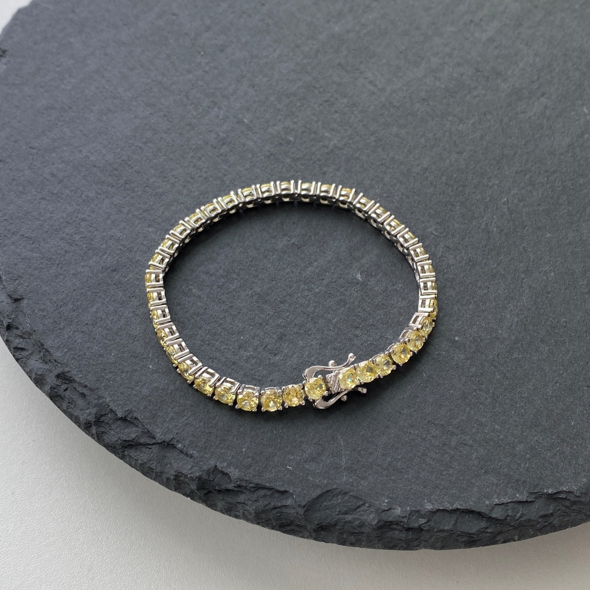 [Windsor Jewelry]Ornate Dazzling Round Cut Tennis Bracelet