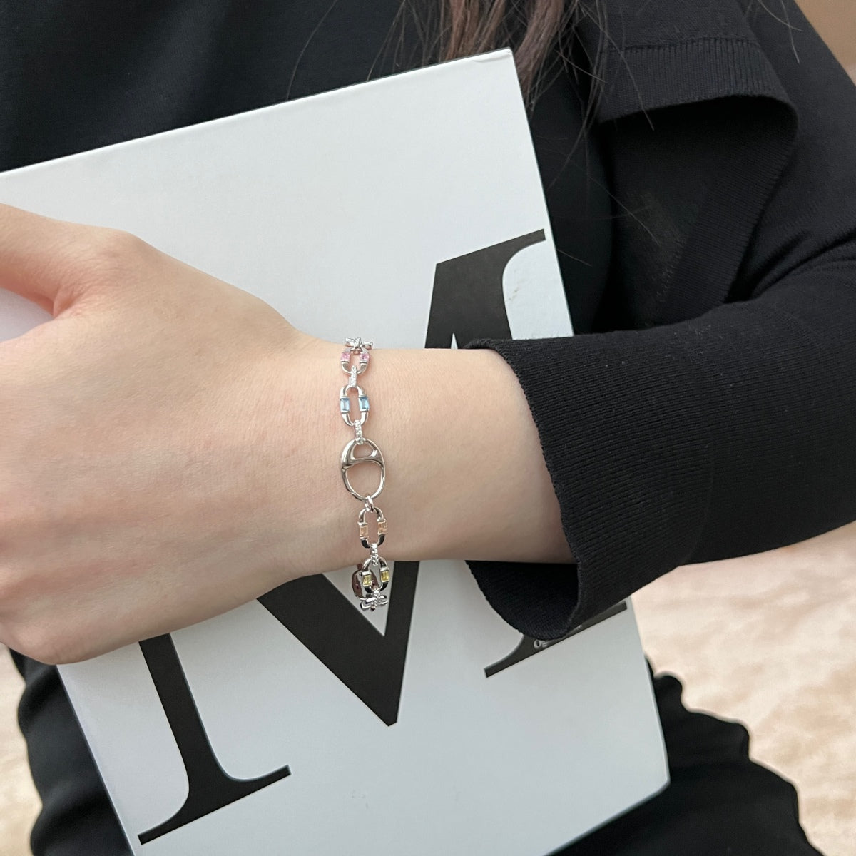 [Windsor Jewelry]Dazzling Colorful Daily Bracelet
