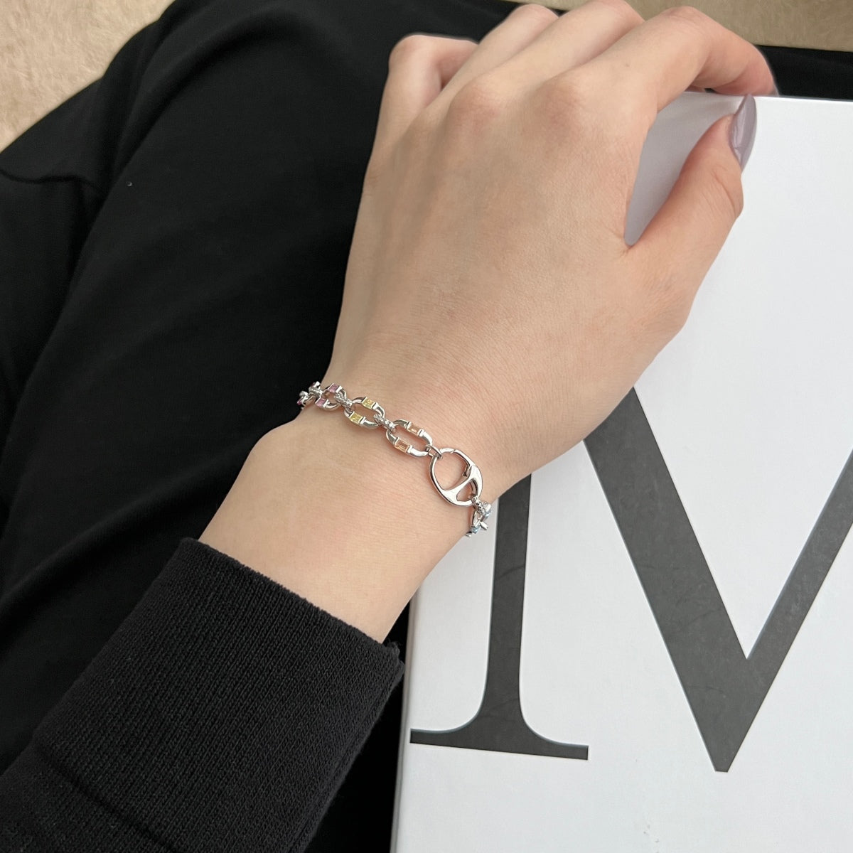 [Windsor Jewelry]Dazzling Colorful Daily Bracelet