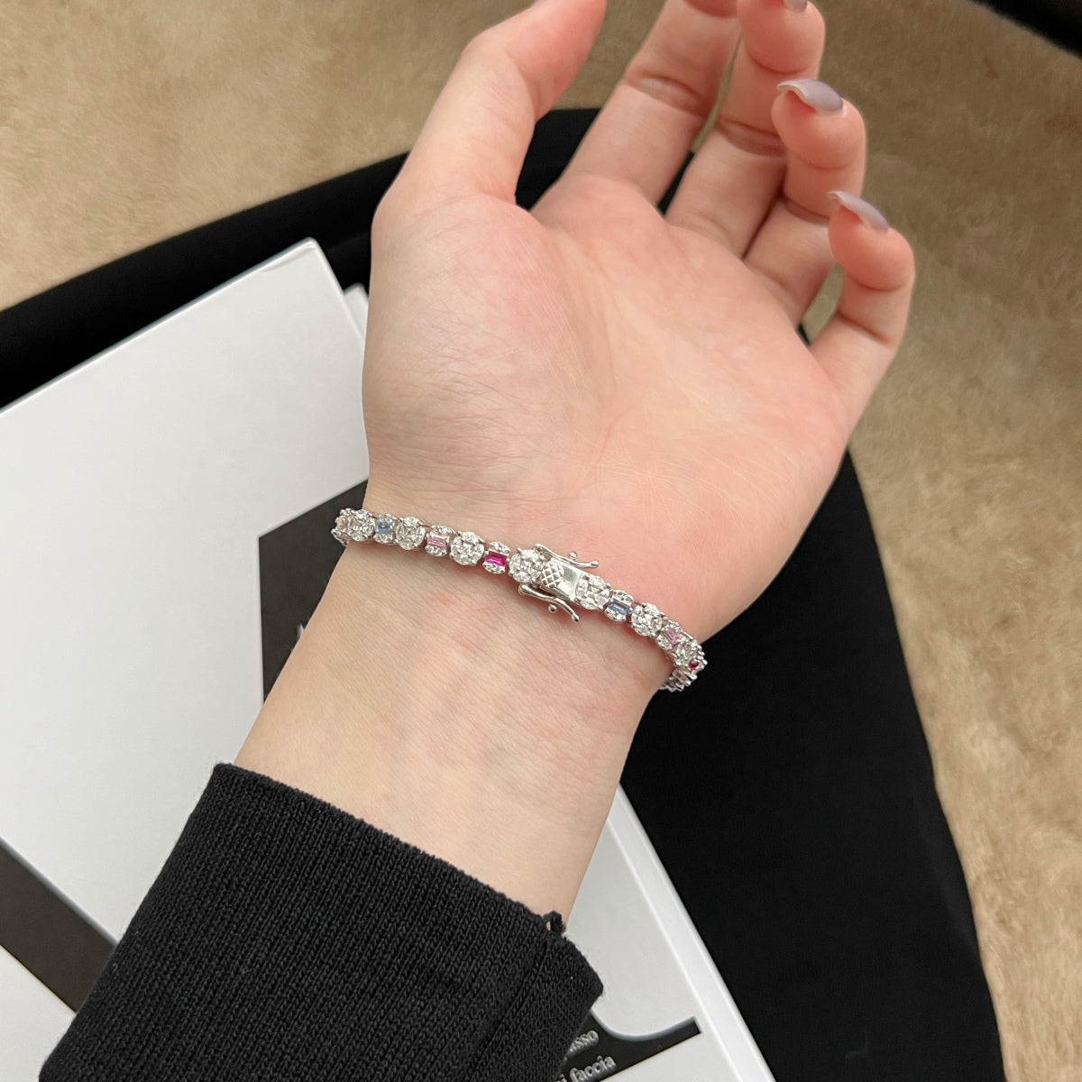 [Windsor Jewelry]Dazzling Radiant Multi Cut Daily Bracelet