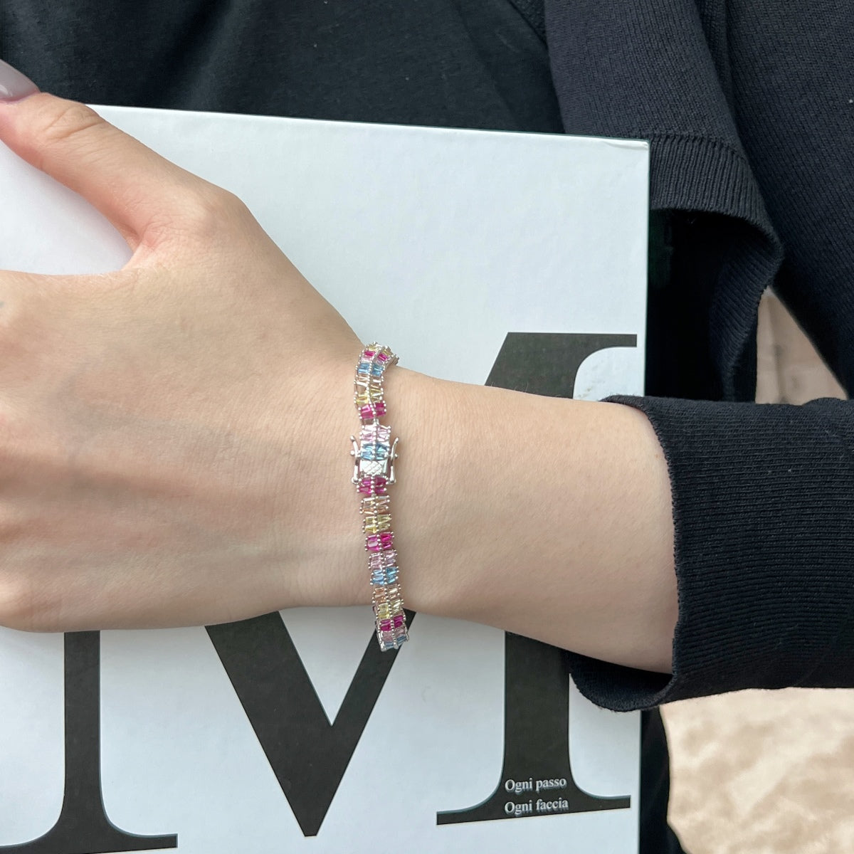[Windsor Jewelry]Sparkling Exquisite Multi Cut Party Bracelet
