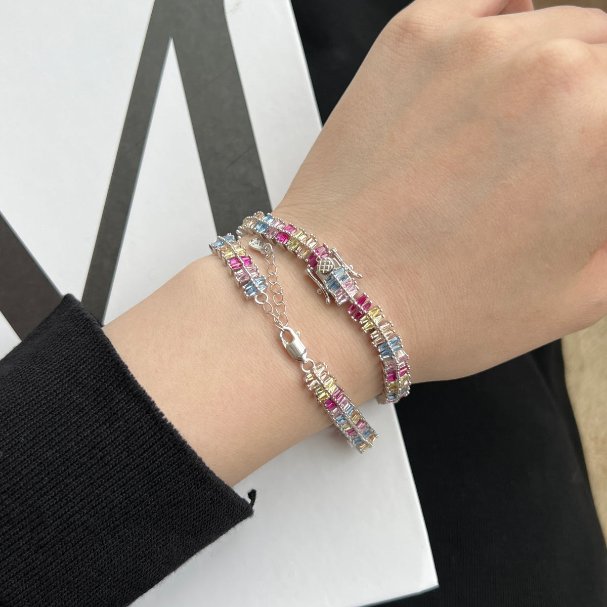 [Windsor Jewelry]Sparkling Exquisite Multi Cut Party Bracelet