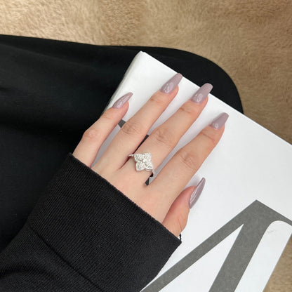 [Windsor Jewelry]Luxurious Colorful Flower Shape Banquet Ring