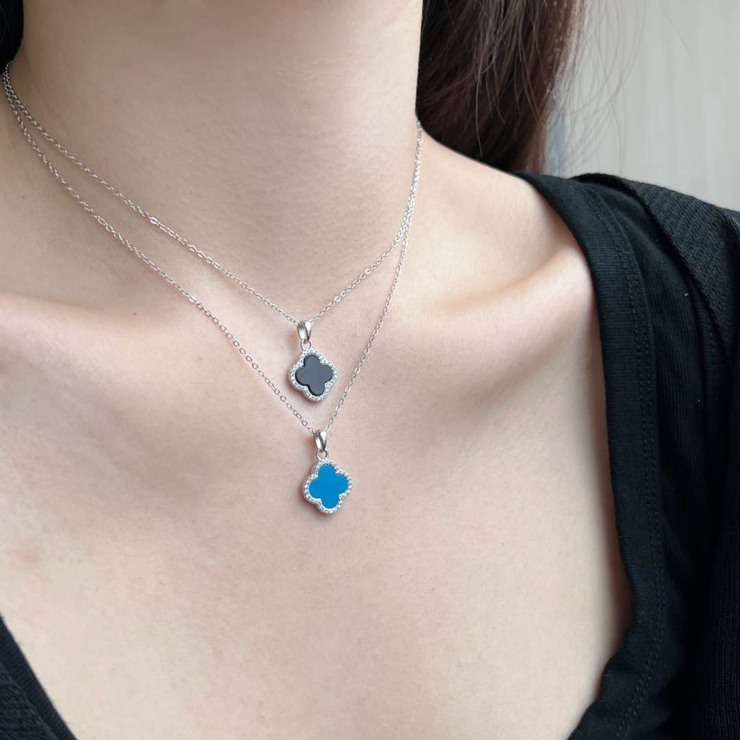 [Windsor Jewelry]Dainty Flower Shape Necklace