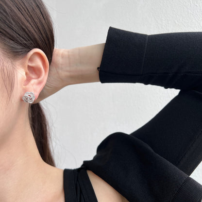 [Windsor Jewelry]Exquisite Flower Shape Daily Earrings