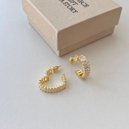 [Windsor Jewelry]Radiant Heart Cutout Earrings