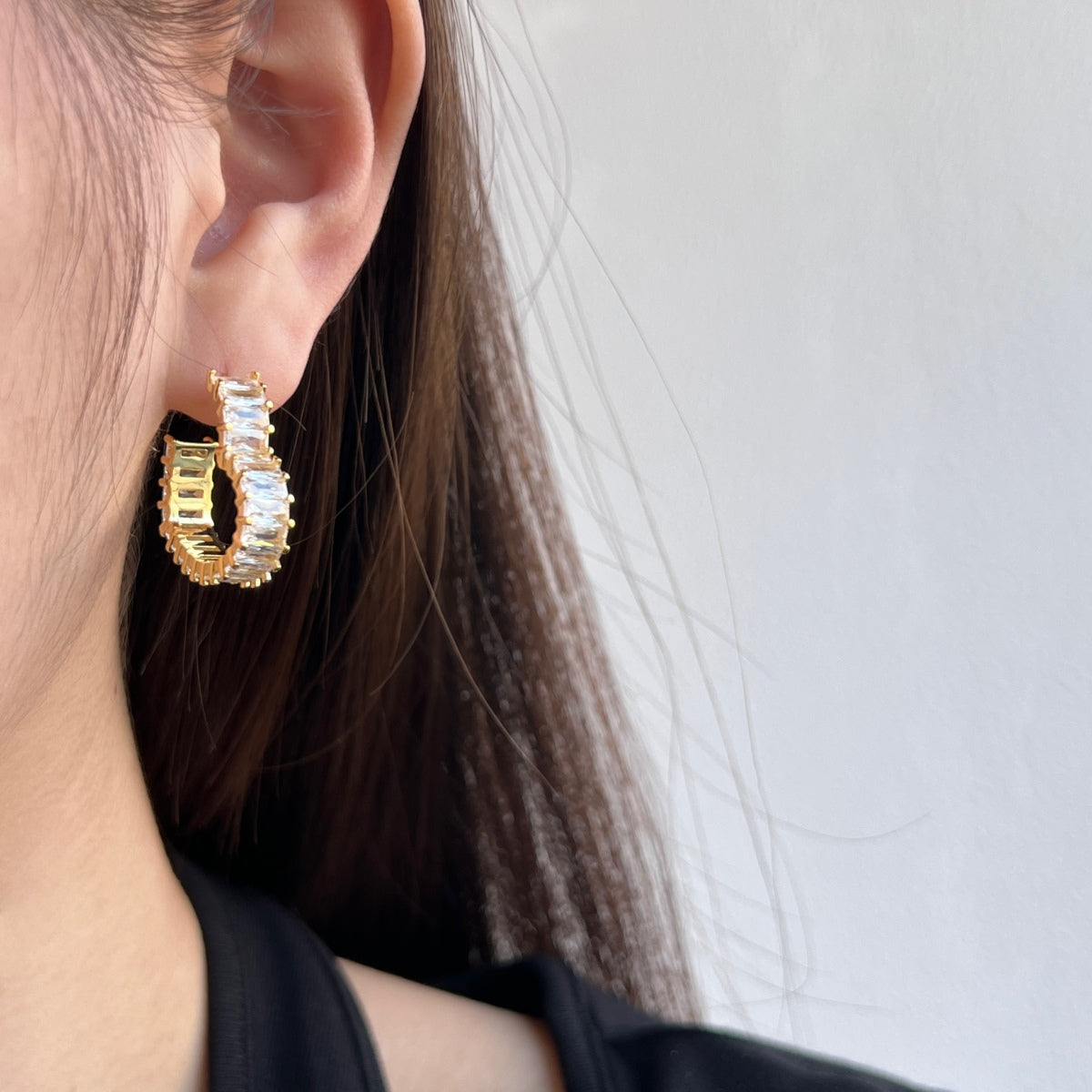 [Windsor Jewelry]Radiant Heart Cutout Earrings