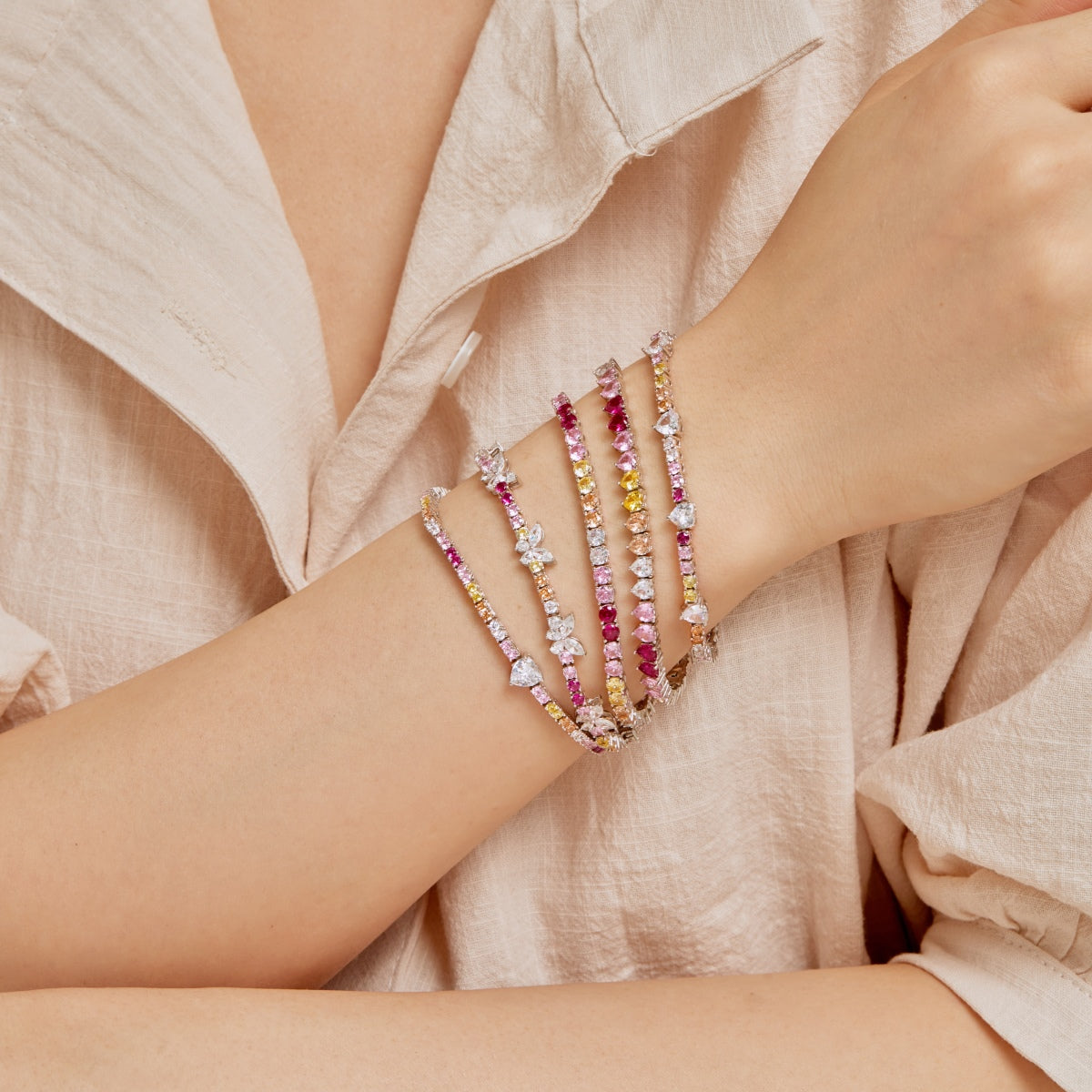 [Windsor Jewelry]Romantic Heart Shape Round Cut Lover Bracelet