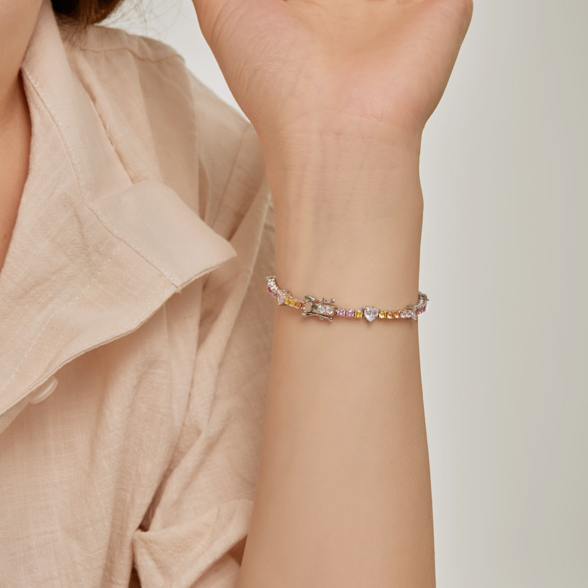 [Windsor Jewelry]Romantic Heart Shape Round Cut Lover Bracelet