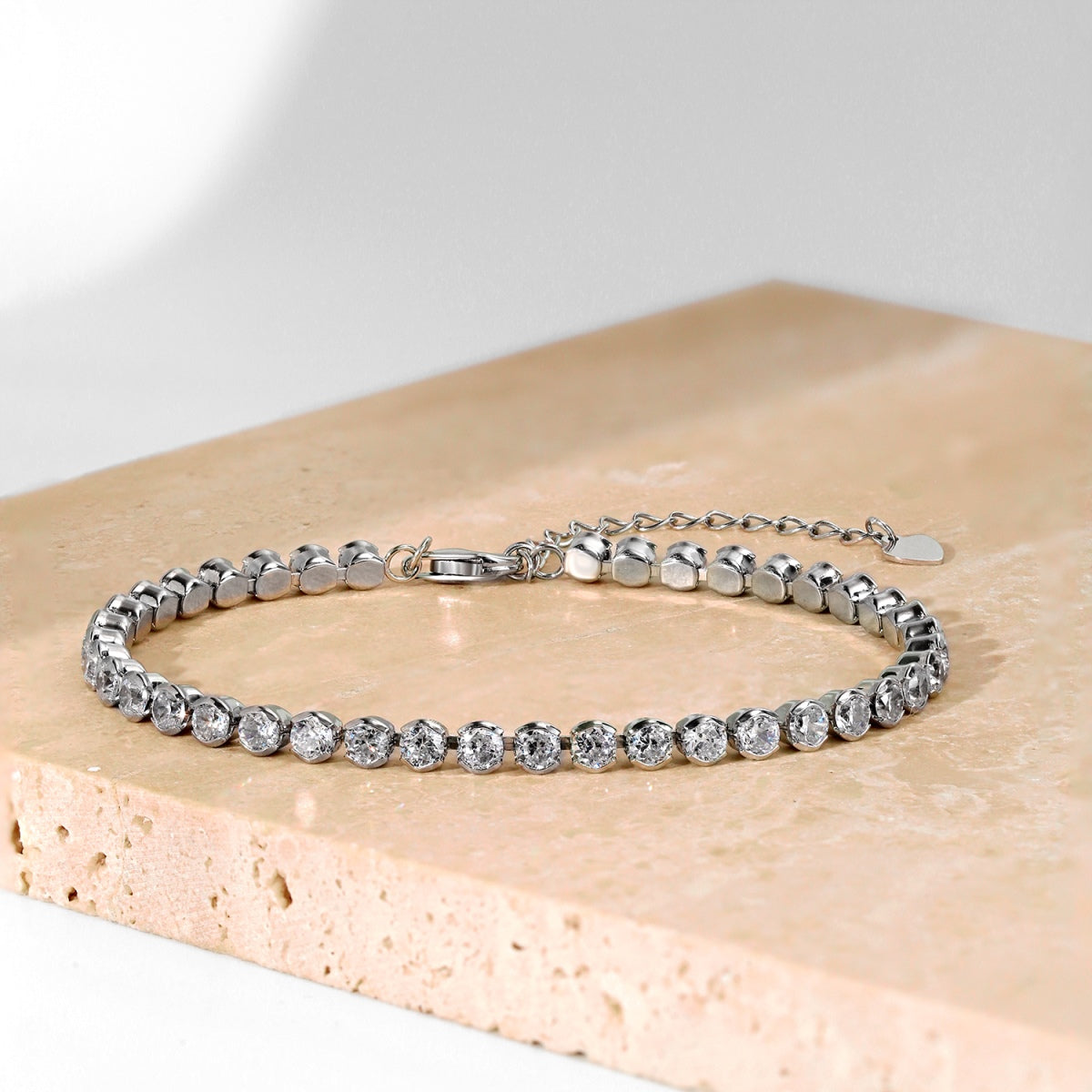 [Windsor Jewelry]Dazzling Sparkling Round Cut Daily Bracelet