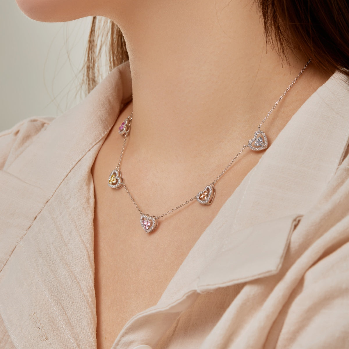 [Windsor Jewelry]Sparkling Five Heart Necklace