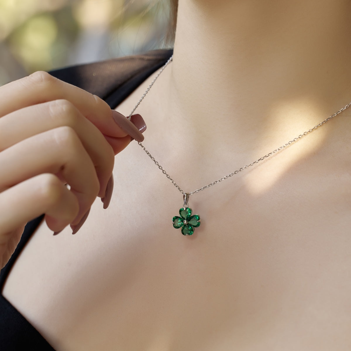 [Windsor Jewelry]Heart-Shaped Four-Leaf Clover Bead Necklace
