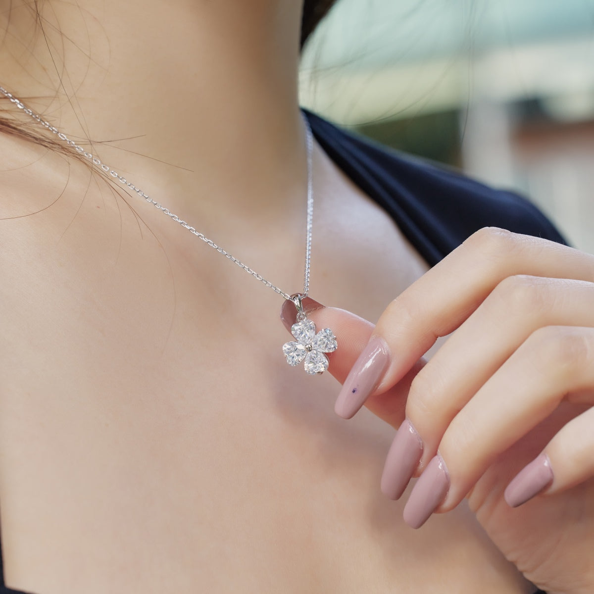 [Windsor Jewelry]Heart-Shaped Four-Leaf Clover Bead Necklace