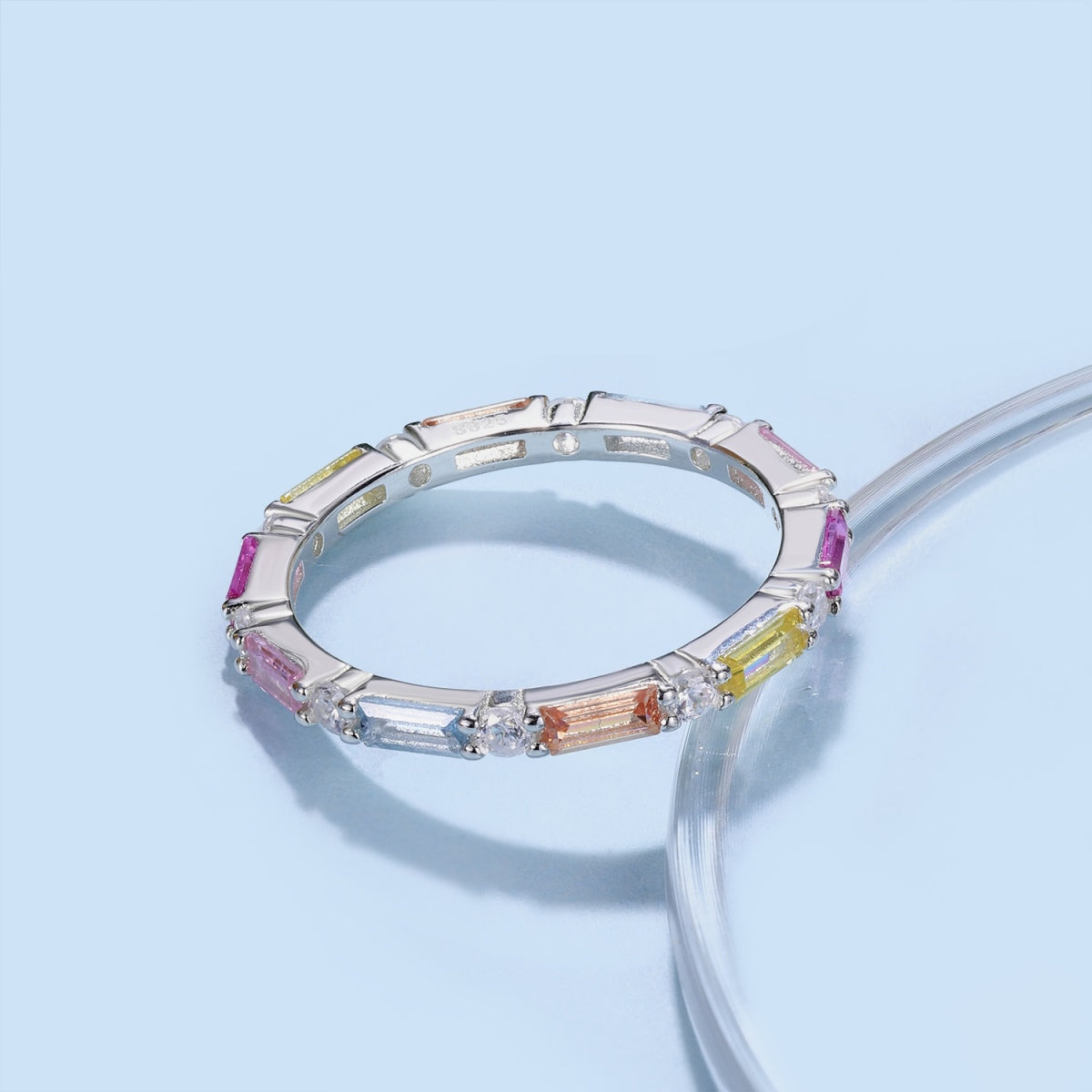 [Windsor Jewelry]Lively In Shades Elegant Radiant Cut Daily Ring