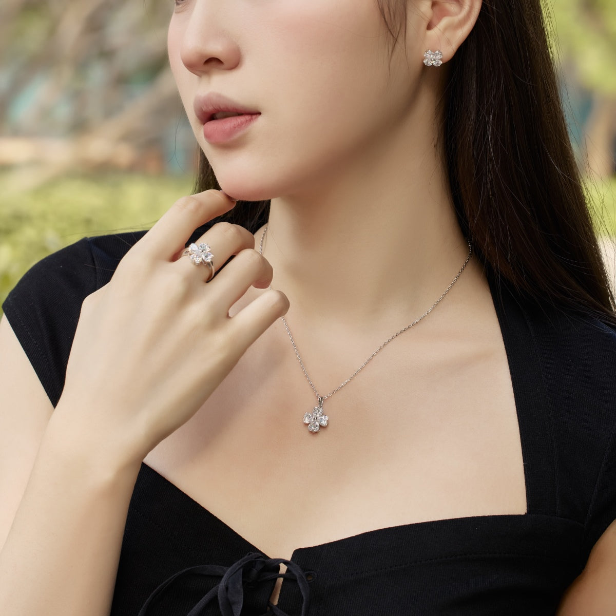 [Windsor Jewelry]Heart-shaped Four-Leaf Clover Ball Ring