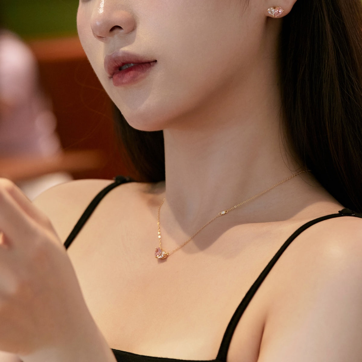 [Windsor Jewelry]Dazzling Elegant Heart Cut Lover Earrings