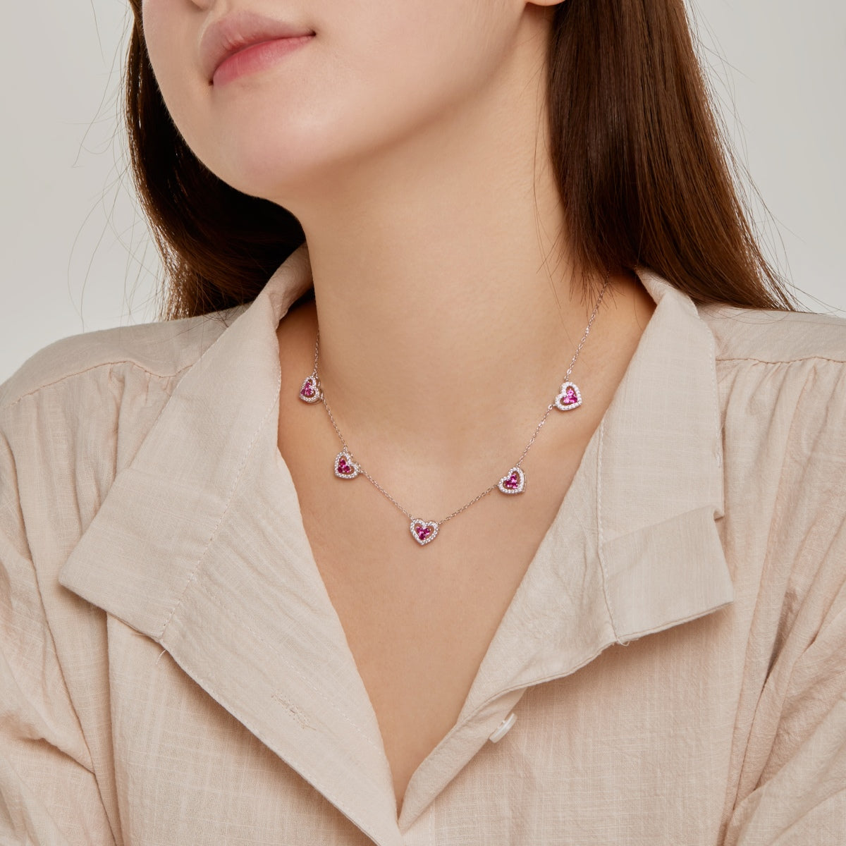 [Windsor Jewelry]Sparkling Five Heart Necklace