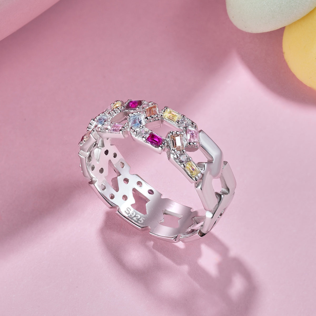 [Windsor Jewelry]Sparkling Vibrant Emerald Cut Daily Ring