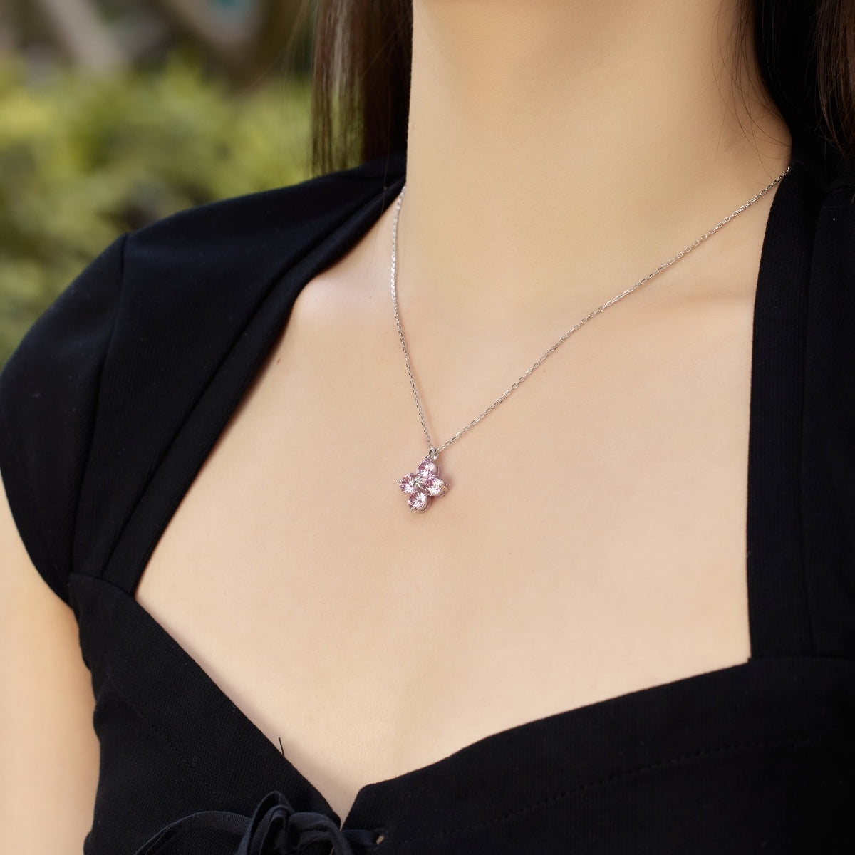 [Windsor Jewelry]Four-Leaf Clover And Eight-Pointed Star Necklace