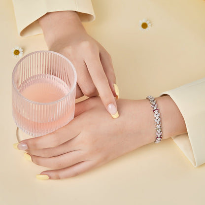 [Windsor Jewelry]Dainty Exquisite Flower Shape Daily Bracelet