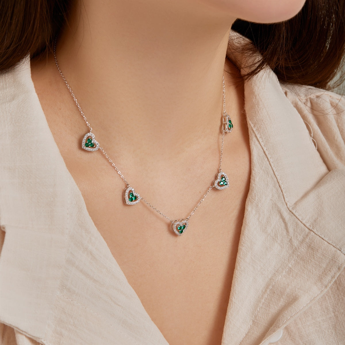 [Windsor Jewelry]Sparkling Five Heart Necklace