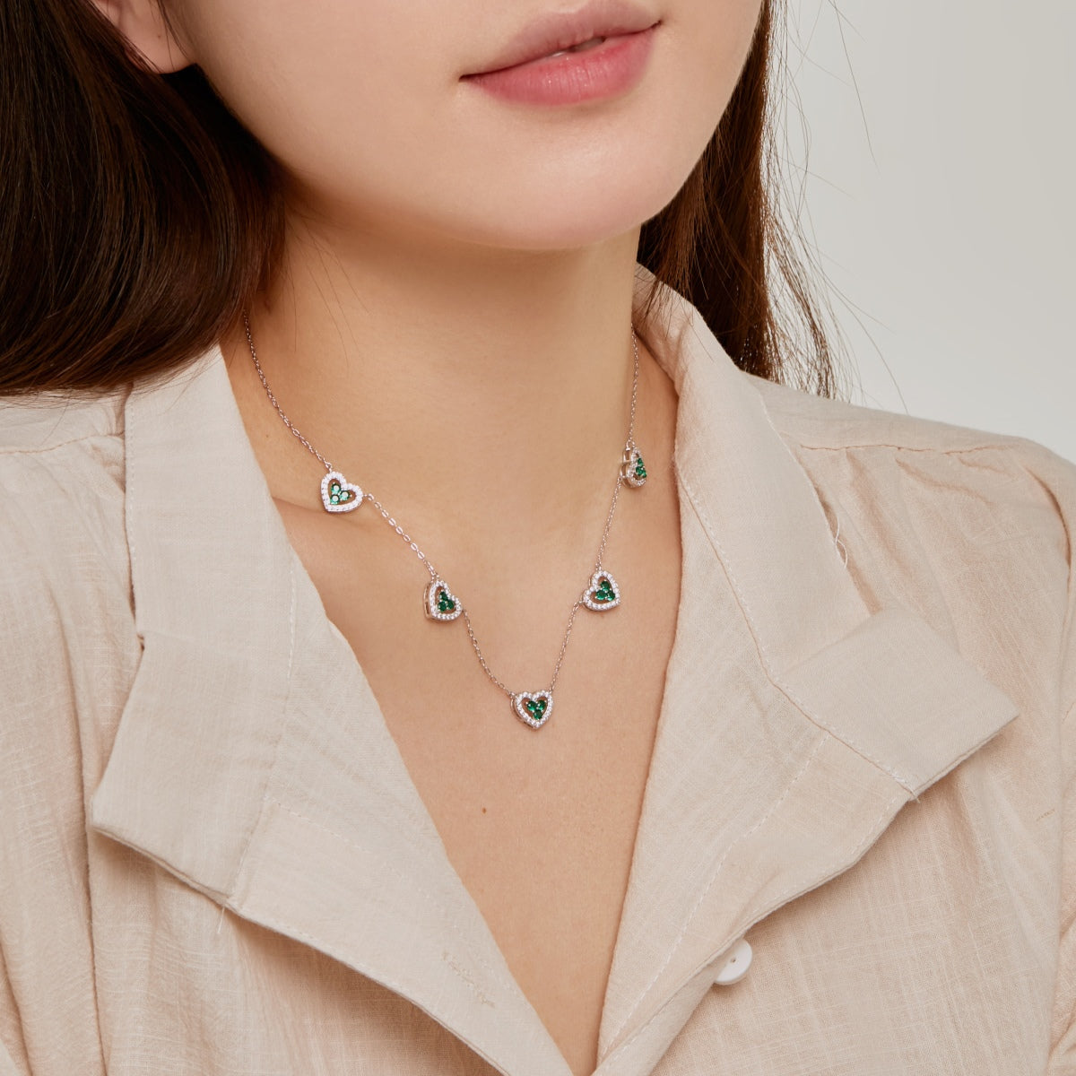 [Windsor Jewelry]Sparkling Five Heart Necklace
