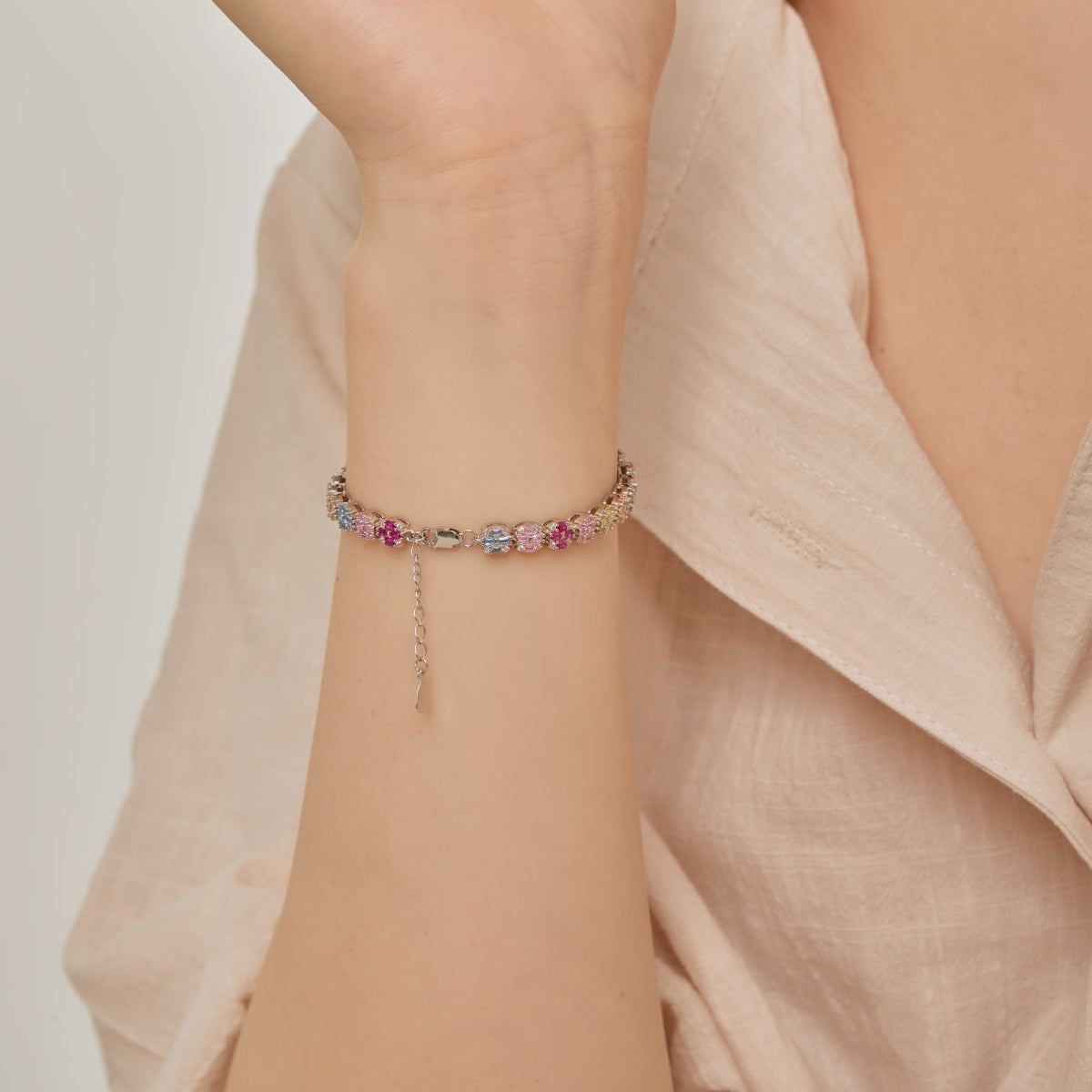 [Windsor Jewelry]Delicate Colorful Emerald Cut Daily Bracelet