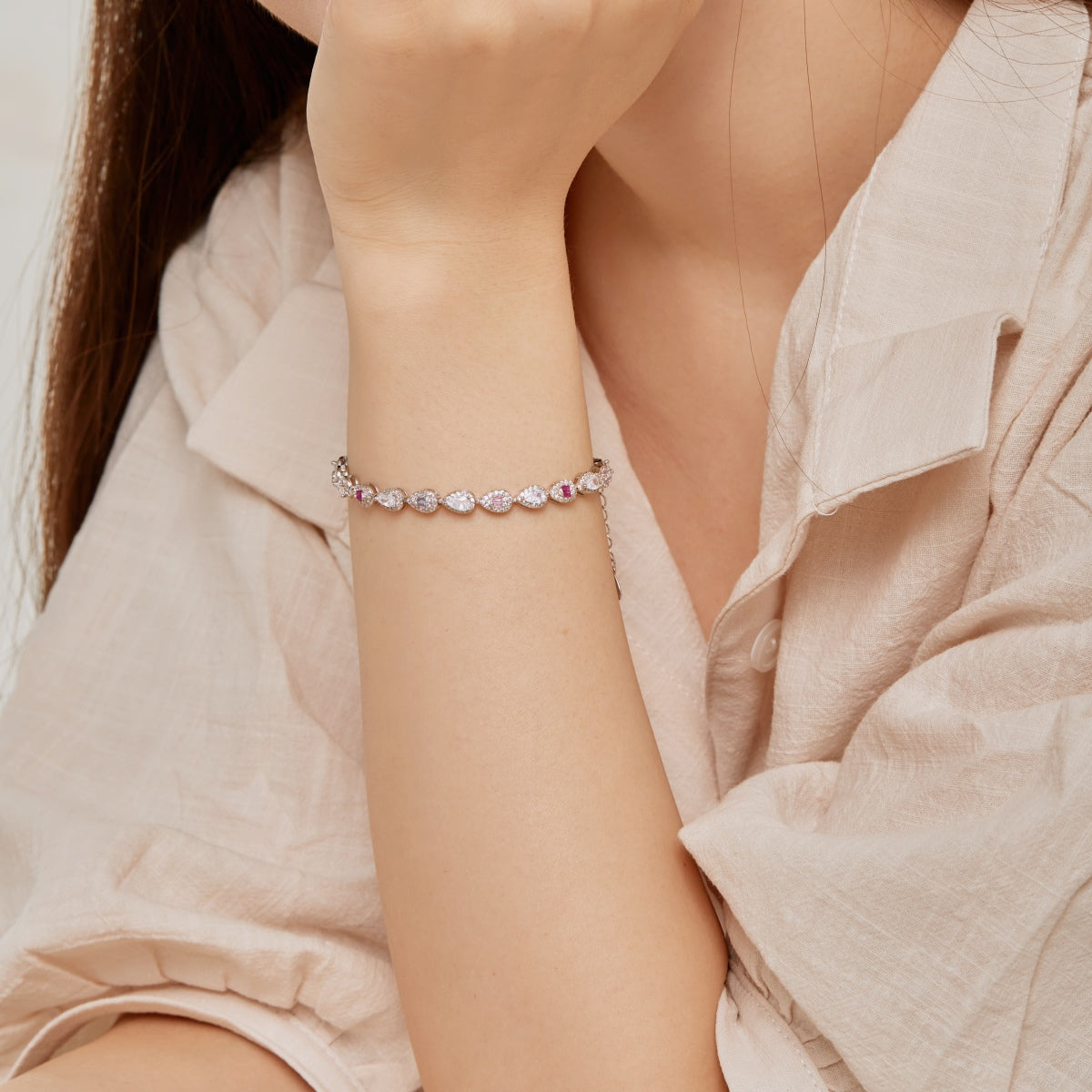 [Windsor Jewelry]0.25 Carat Radiant Water Drop Shape Daily Bracelet