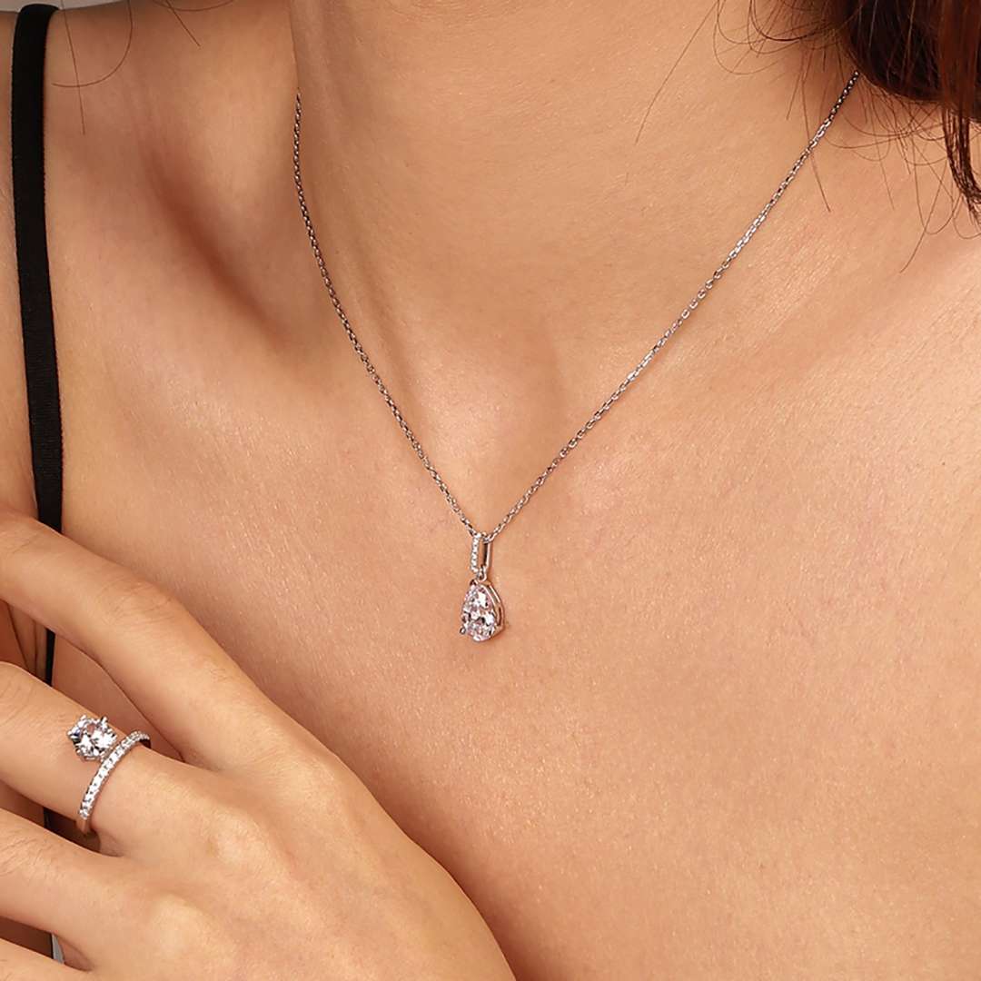 [Windsor Jewelry]Delicate Water Drop Shape Fashion Necklace