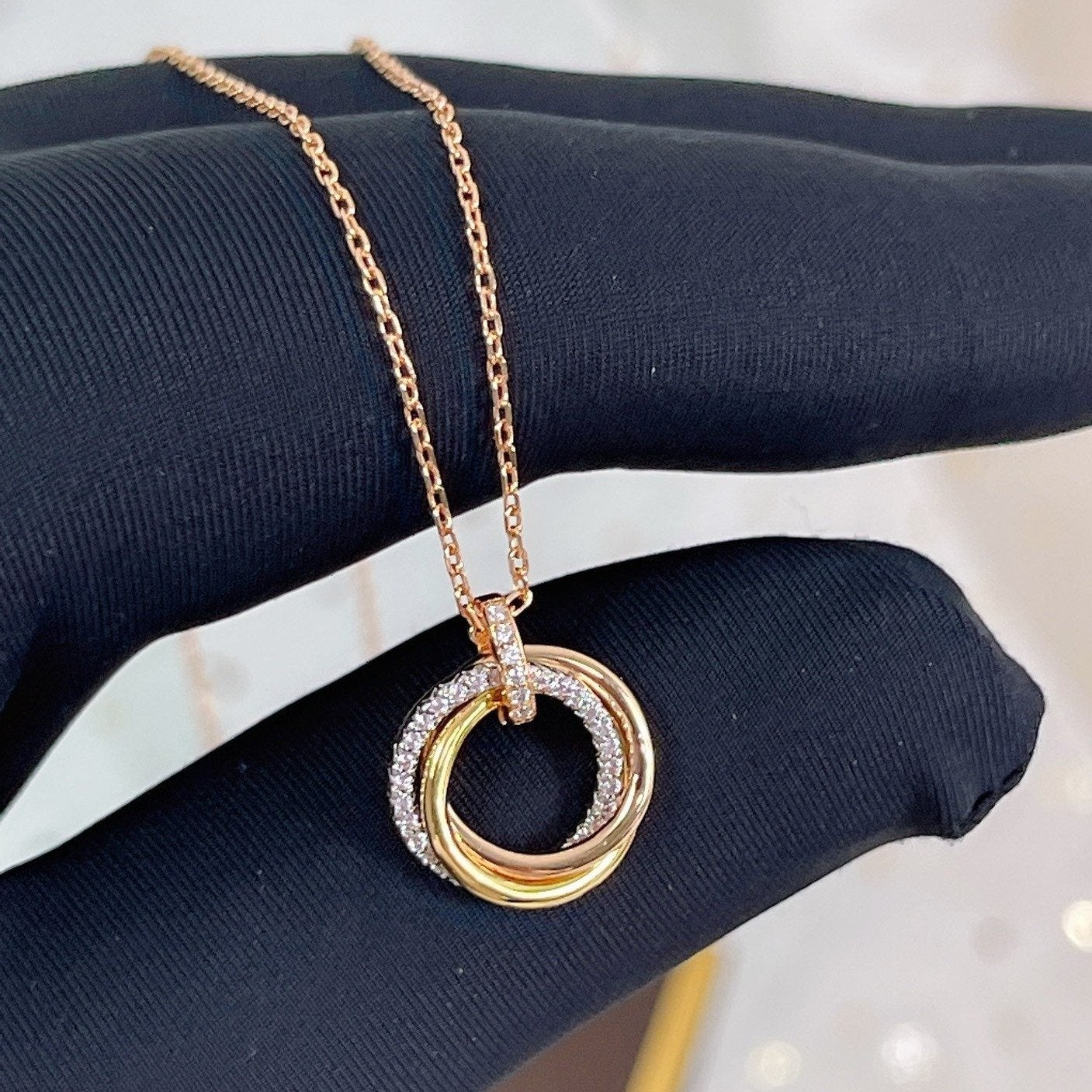 [Windsor Jewelry]TRINITY NECKLACE SILVER GOLD PINK GOLD DIAMONDS