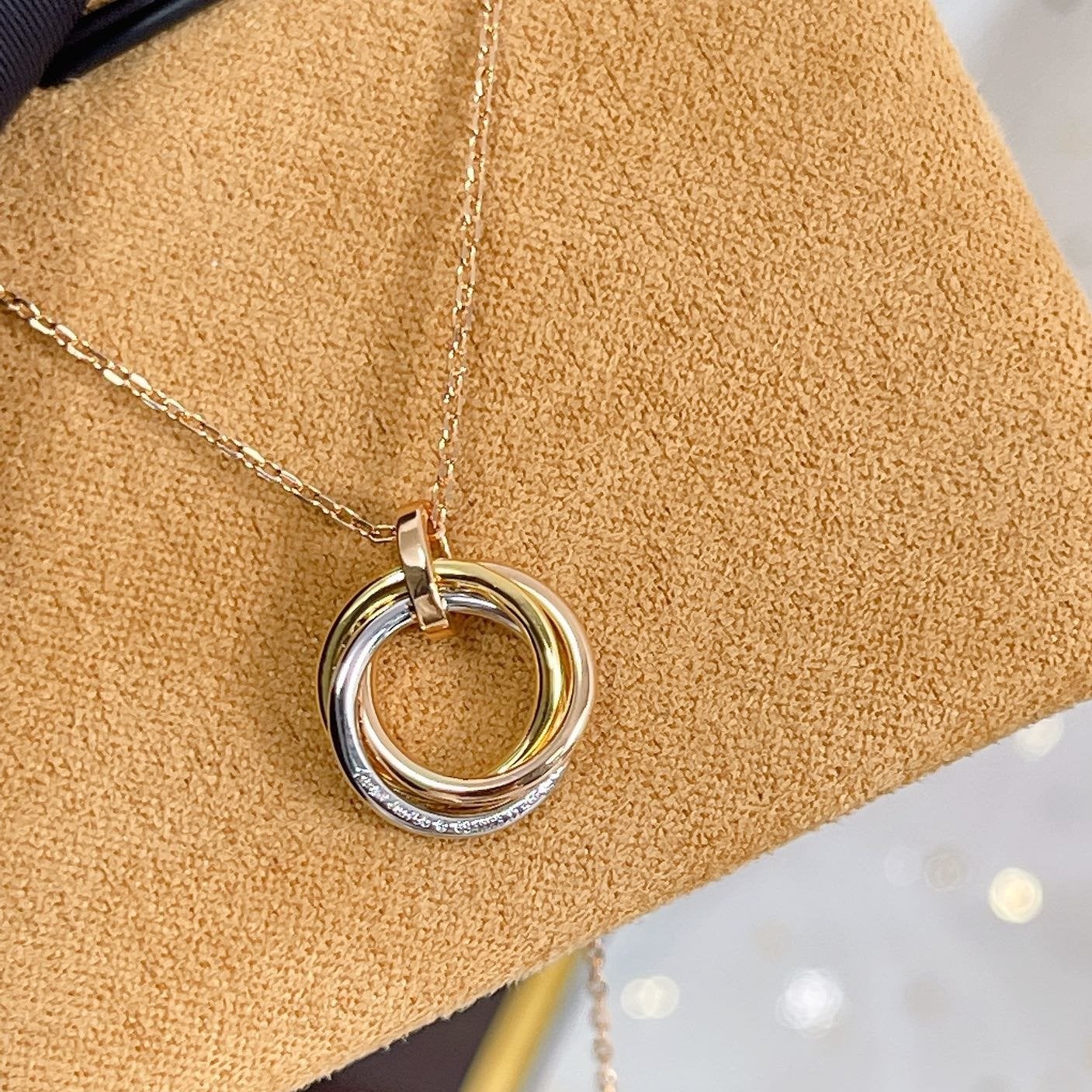[Windsor Jewelry]TRINITY NECKLACE SILVER GOLD PINK GOLD DIAMONDS