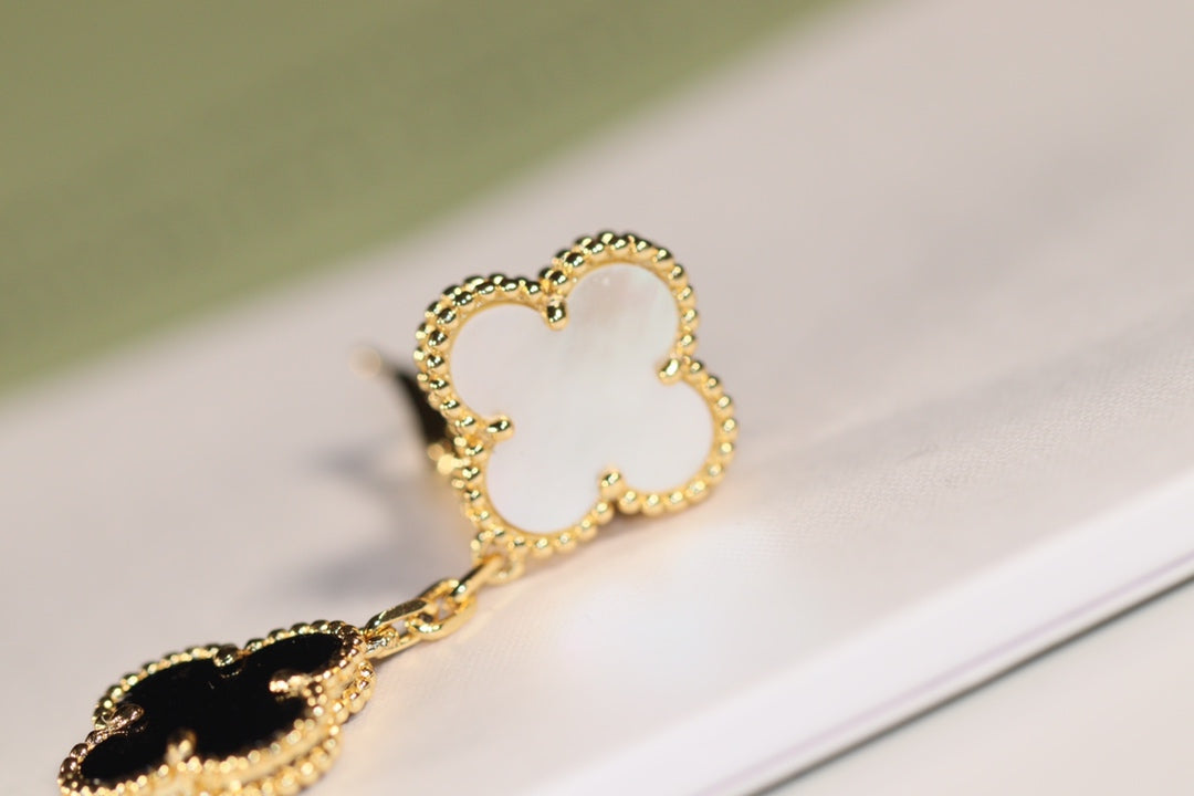 [Windsor Jewelry]CLOVER EARRINGS GOLD ONYX MOP 3 MOTIF
