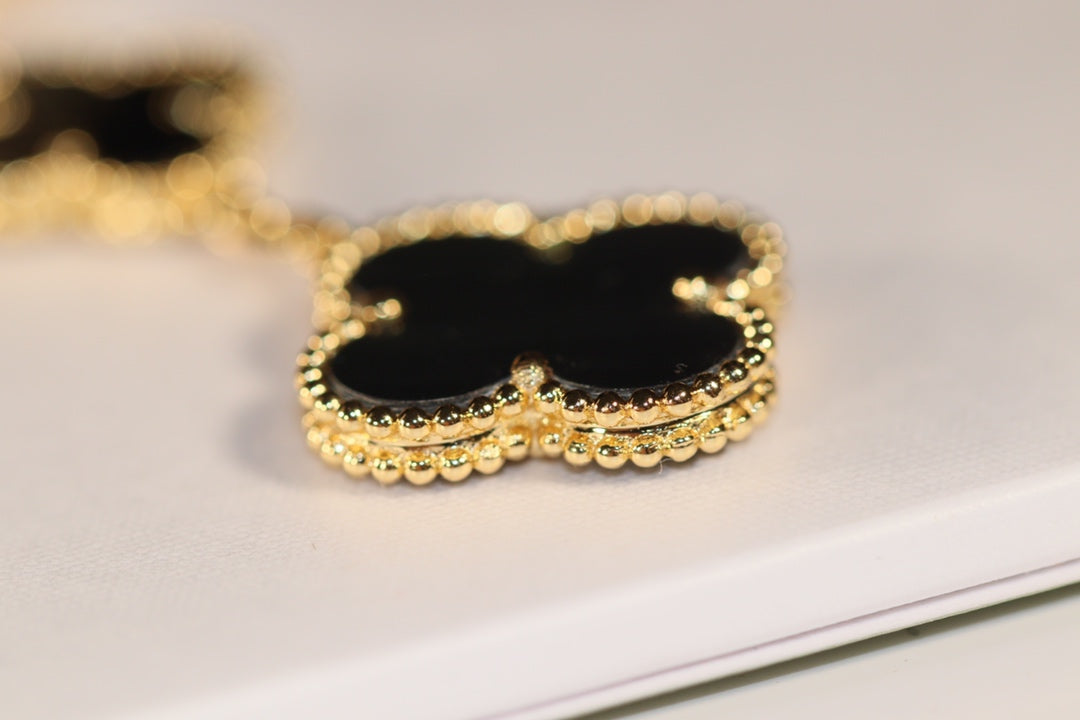 [Windsor Jewelry]CLOVER EARRINGS GOLD ONYX MOP 3 MOTIF