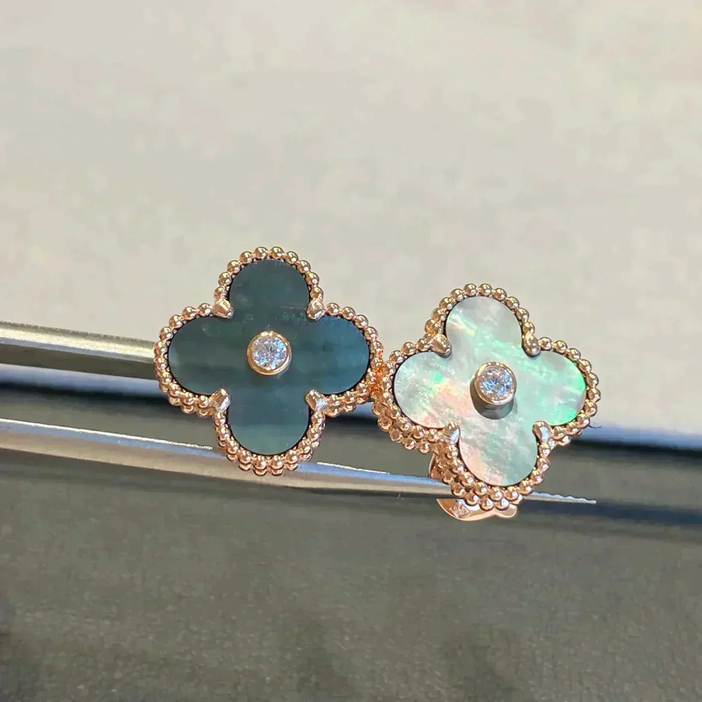 [Windsor Jewelry]CLOVER MEDIUM 1 MOTIFS GRAY MOP  DIAMOND EARRINGS
