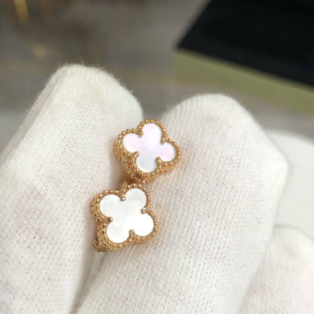 [Windsor Jewelry]CLOVER MINI GOLD EARRINGS