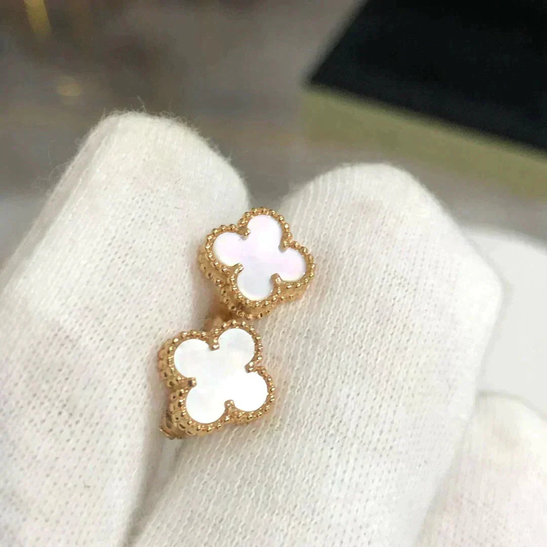 [Windsor Jewelry]CLOVER MINI 9.5MM WHITE MOP EARRINGS