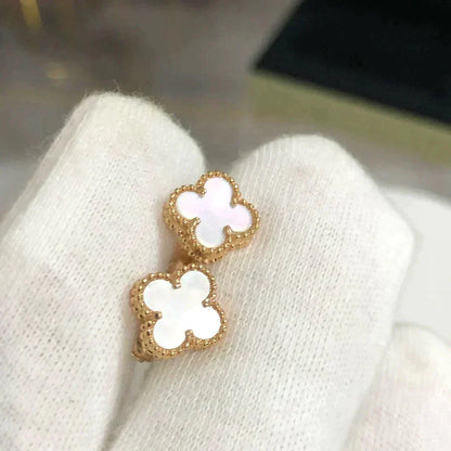 [Windsor Jewelry]CLOVER MINI 9.5MM WHITE MOP EARRINGS