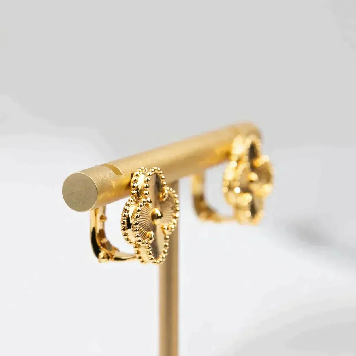 [Windsor Jewelry]CLOVER MEDIUM 1 MOTIFS LASER EARRINGS