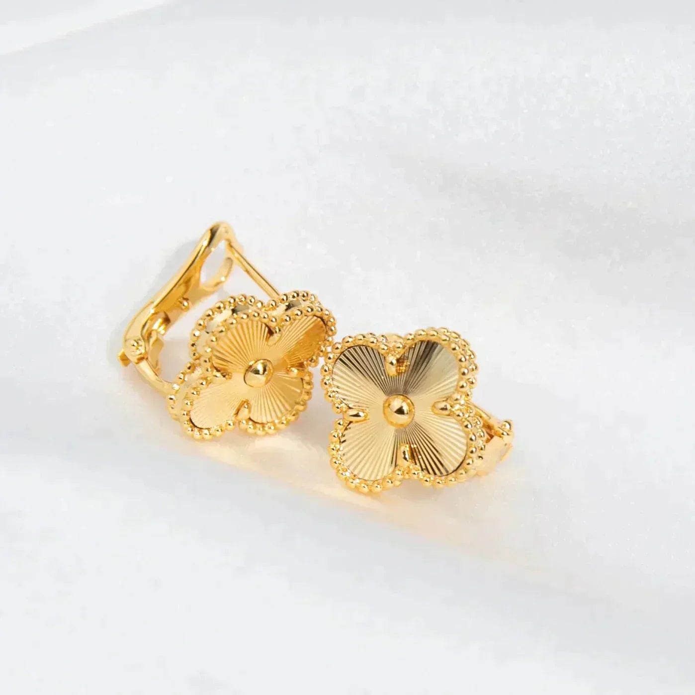 [Windsor Jewelry]CLOVER MEDIUM 1 MOTIFS LASER EARRINGS