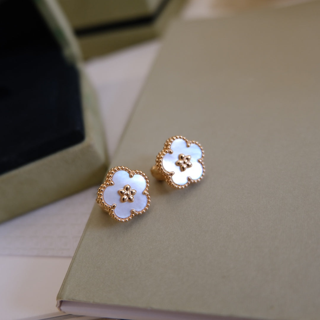 [Windsor Jewelry]LUCKY WHITE MOP EARRINGS