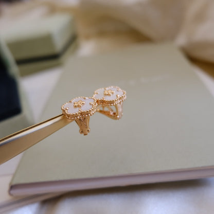 [Windsor Jewelry]LUCKY WHITE MOP EARRINGS