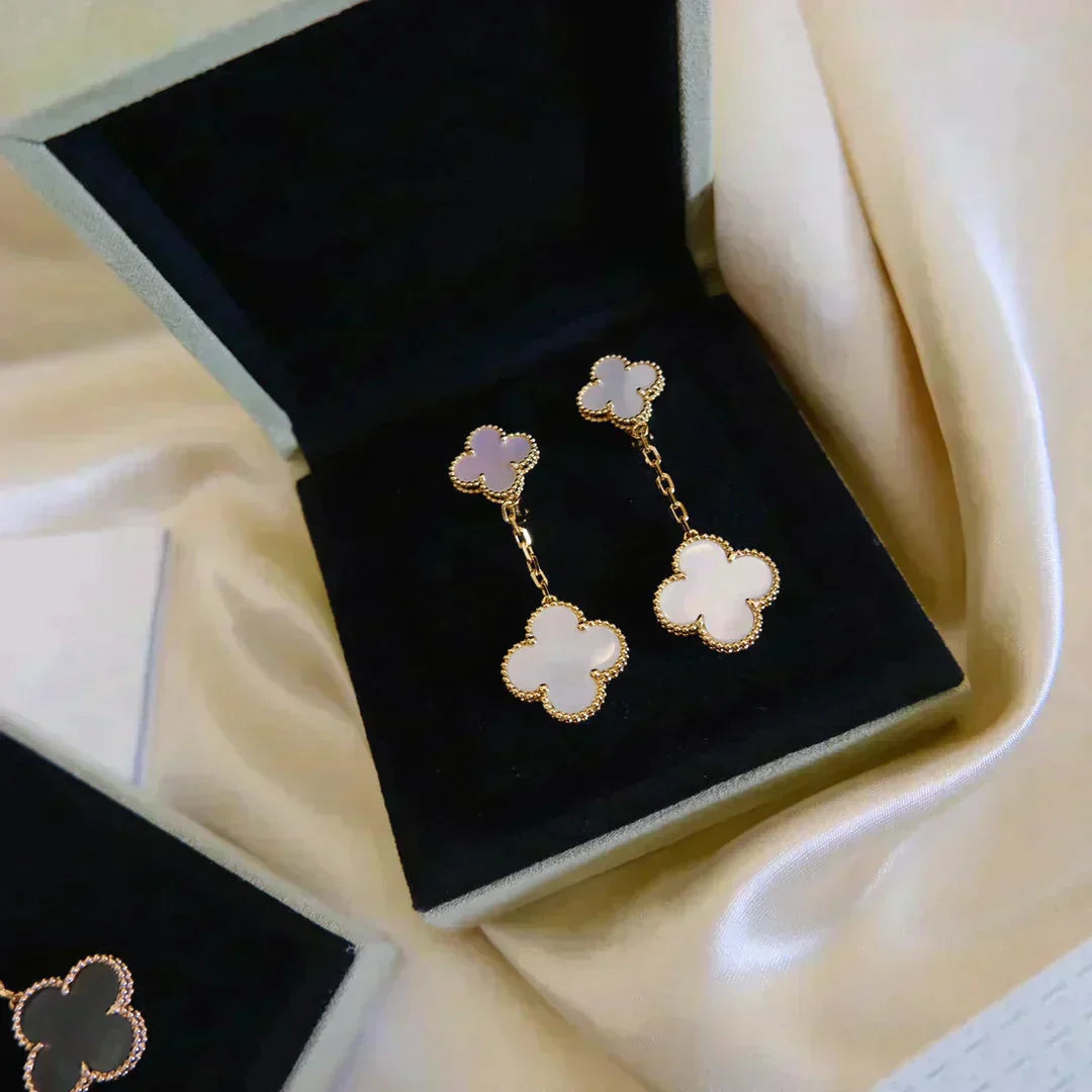 [Windsor Jewelry]CLOVER 2 MOTIF WHITE MOP EARRINGS