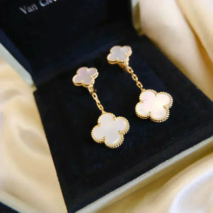 [Windsor Jewelry]CLOVER 2 MOTIF WHITE MOP EARRINGS