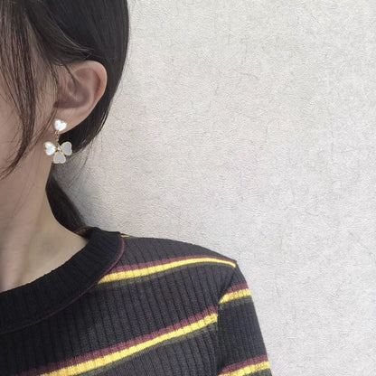 [Windsor Jewelry]CLOVER SWEET WHITE MOP EARRINGS